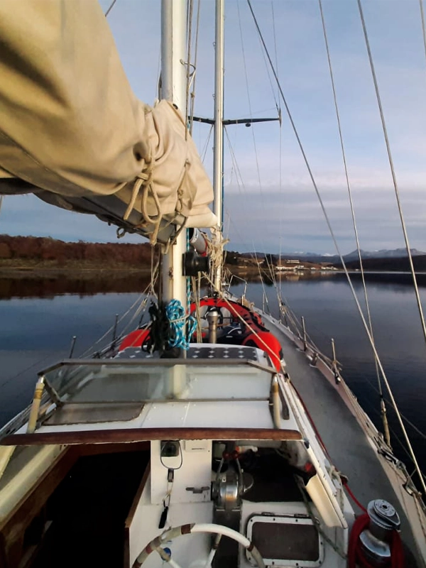 viajes en velero kasr en canal beagle tierra del fuego expediciones y aventura